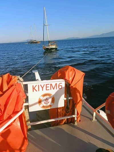 Karaada açıklarında sürüklenen tekne kurtarıldı
