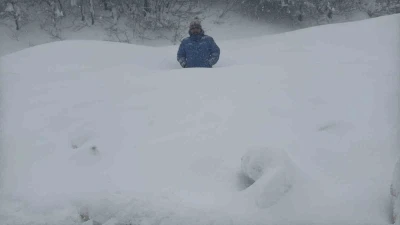 Karab&uuml;k-Bartın yolunda kar kalınlığı 1,5 metreyi aştı
