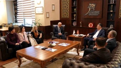 Karab&uuml;k Bartınlılar Derneği&rsquo;nden Prof. Dr. Fatih Kırışık&rsquo;a ziyaret
