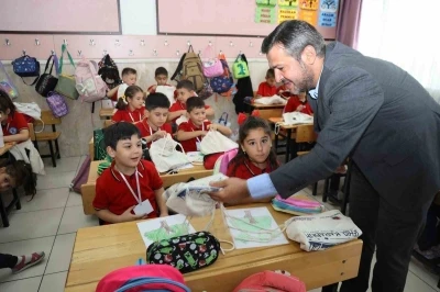 Karabük Belediyesi’nden öğrencilere &quot;okula başlangıç seti&quot; desteği
