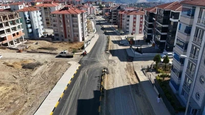 Karabük Belediyesinin yol ve kaldırım çalışması devam ediyor
