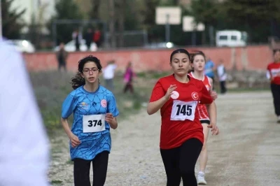 Karab&uuml;k&rsquo;te ANALİG Atletizm Kros 1. Etap yarışmaları d&uuml;zenlendi
