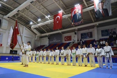 Karab&uuml;k&rsquo;te ANALİG Judo 1.Etap Grup M&uuml;sabakaları başladı
