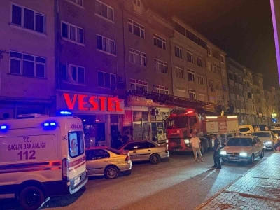 Karab&uuml;k&rsquo;te dehşet: Eşinin boğazını keserek &ouml;ld&uuml;rd&uuml;
