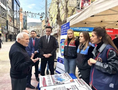 Karab&uuml;k&rsquo;te dolandırıcılığa karşı bilgilendirme stantları kuruldu
