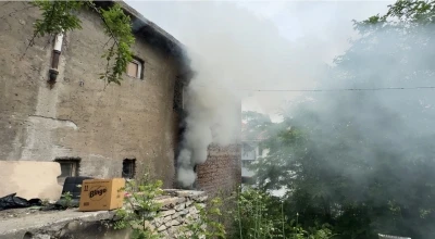 Karab&uuml;k&rsquo;te ev yangını b&uuml;y&uuml;meden s&ouml;nd&uuml;r&uuml;ld&uuml;
