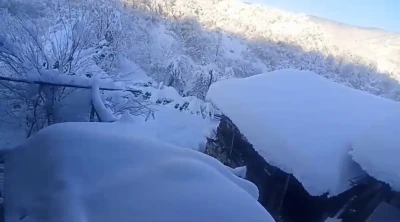 Karab&uuml;k&rsquo;te k&ouml;ylerde kar kalınlığı 1.5 metreyi aştı
