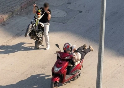 Karab&uuml;k&rsquo;te tehlikeli adrenalin: Gen&ccedil;lerin bazıları trafikte tehlikeli akrobasi yaptı, diğeri şelale sularında mahsur kaldı
