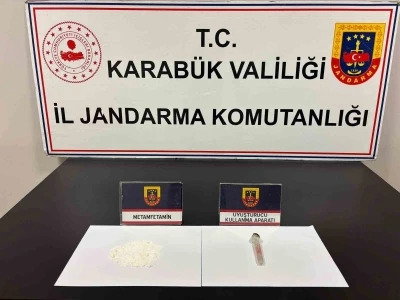 Karab&uuml;k&rsquo;te uyuşturucu operasyonu: 3 g&ouml;zaltı
