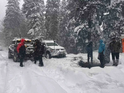 Karab&uuml;k&rsquo;te yaylada mahsur kalan 7 kişi kurtarıldı
