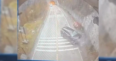 Karab&uuml;k&rsquo;teki feci kaza g&uuml;venlik kamerasına yansıdı

