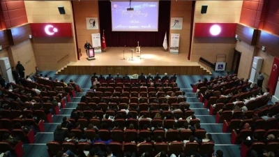 Karab&uuml;k &Uuml;niversitesi&rsquo;nde spor bilimleri ve inovasyon masaya yatırıldı
