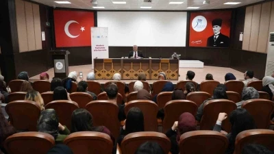 Karab&uuml;k &Uuml;niversitesinde "Modern D&uuml;nyada Aile" konferansı d&uuml;zenlendi
