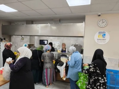 Karacabey Belediyesi&rsquo;nden binlerce vatandaşa destek
