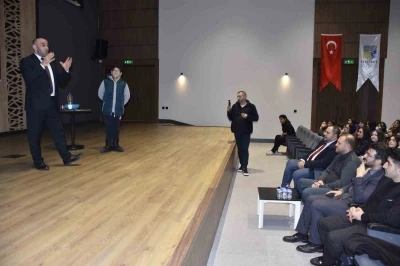 Karacabey Belediyesi&rsquo;nden sınav s&uuml;recindeki &ouml;ğrencilere destek
