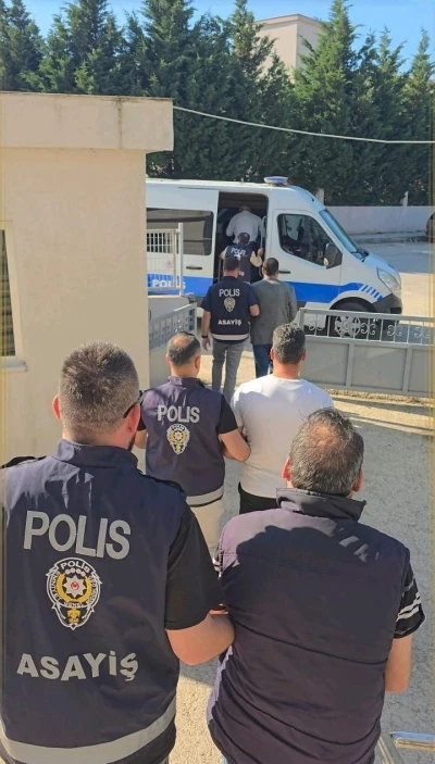 Karacabey&rsquo;de aranan 4 h&uuml;k&uuml;ml&uuml; yakalandı
