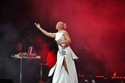 Karacabey’de Funda Arar rüzgarı
