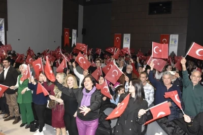 Karacabey&rsquo;de kahramanlık t&uuml;rk&uuml;leriyle duygu dolu gece
