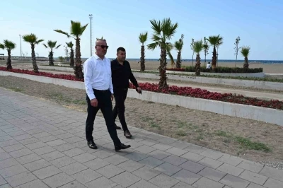 Karacabey&rsquo;de park ve bah&ccedil;elerde g&ouml;z dolduran &ccedil;alışmalar
