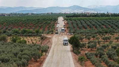 Karacasu&rsquo;da 20 kilometrelik yolda sathi kaplama &ccedil;alışmaları başladı
