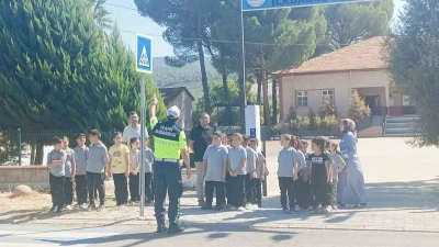 Karacasu’da minik öğrencilere trafik bilinci aşılandı
