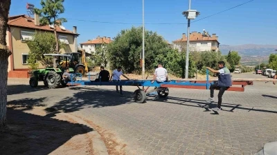 Karacasu’daki festivalde 13 buçuk metrelik tahinli pide yapıldı
