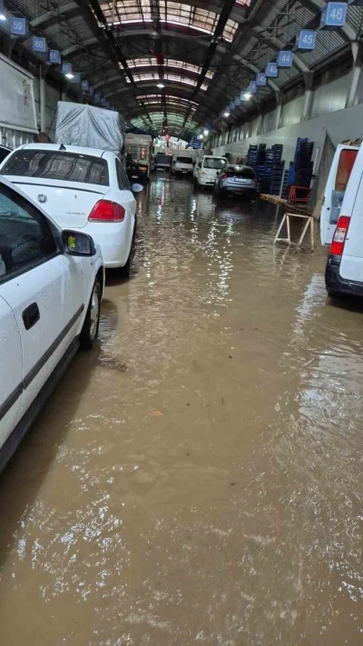 Karadeniz Ereğli’de sağanak ve dolu, hayatı felç etti
