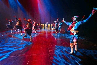 Karag&ouml;z Halk Dansları&rsquo;ndan muhteşem final
