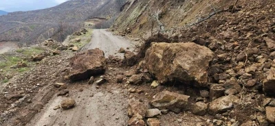 Karako&ccedil;an&rsquo;da toprak kayması
