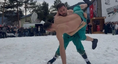 Karakucak g&uuml;reşlerinde 2 şampiyon birden
