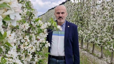 Karaman&rsquo;da 16 milyon elma ağacı &ccedil;i&ccedil;ek a&ccedil;arak gelinliğini giydi
