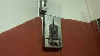 Karaman&rsquo;da akıllara durgunluk veren hırsızlık: Evin elektrik sayacını &ccedil;aldılar
