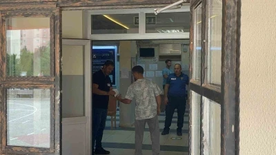 Karaman&rsquo;da AYT heyecanı: 3&rsquo;&uuml;nc&uuml; &uuml;niversite i&ccedil;in yarışan da vardı, kapıdan d&ouml;nen de
