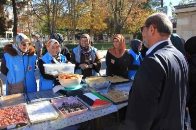 Karaman’da Gazze yararına hayır çarşısı düzenlendi
