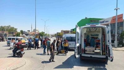 Karaman’da minibüs ile motosiklet çarpıştı: 2 yaralı
