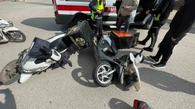 Karaman&rsquo;da motokuryeler &ccedil;arpıştı: 2 yaralı
