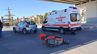 Karaman’da otomobil ile motosiklet çarpıştı: 1 yaralı
