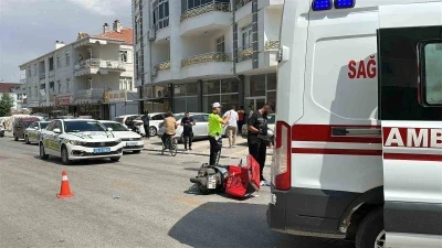 Karaman’da otomobille çarpışan motokurye yaralandı
