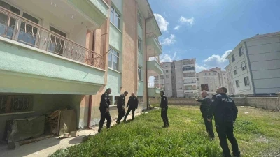 Karaman&rsquo;da pencereden d&uuml;şen 3 yaşındaki &ccedil;ocuk yaralandı
