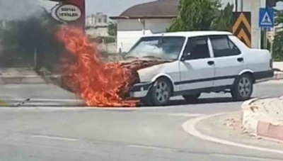 Karaman’da seyir halindeki otomobil alev alev yandı
