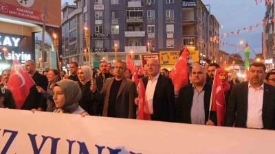 Karaman&rsquo;da T&uuml;rk Dil Bayramı etkinlikleri kapsamında fener alayı d&uuml;zenlendi
