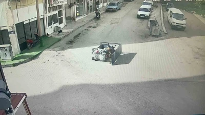 Karaman&rsquo;da yaşlı adamın yaralandığı kaza anı kameraya yansıdı
