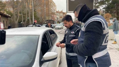 Karaman polisi yılbaşı &ouml;ncesi denetimlerini arttırdı
