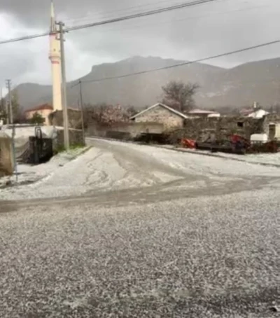 Karapınar&rsquo;da dolu yağışı
