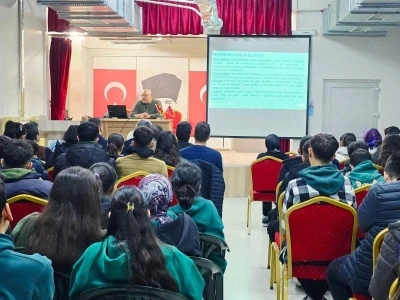 Karapınar&rsquo;da lise &ouml;ğrencileriyle bilim s&ouml;yleşisi
