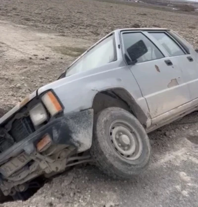 Karapınar&rsquo;da pikap &ccedil;ukura d&uuml;şt&uuml;: 1 yaralı
