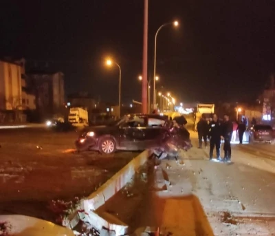 Karapınar&rsquo;da tır ile otomobil &ccedil;arpıştı: 2 yaralı
