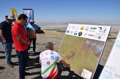 Karapınar’da yamaç paraşütü heyecanı
