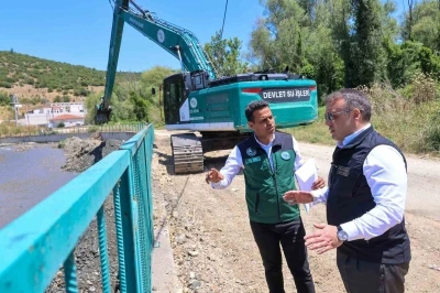 Karasu &Ccedil;ayı&rsquo;nda taşkın alarmına karşı dev m&uuml;dahale
