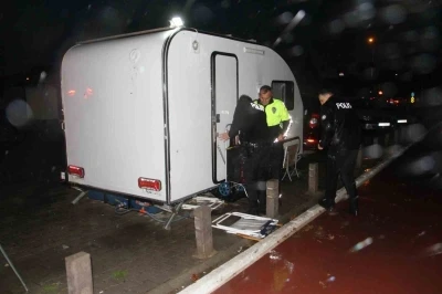 Karavanda kalan yaşlı adamdan haber alınamıyor
